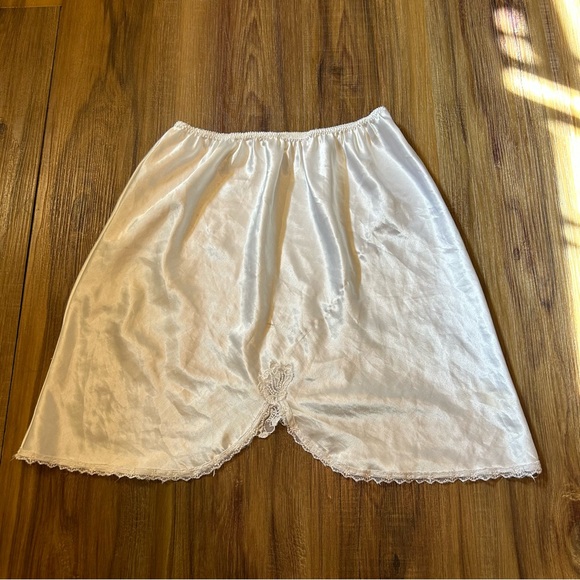 Victoria’s Secret white slip skirt size large 90s gold label - Picture 3 of 5